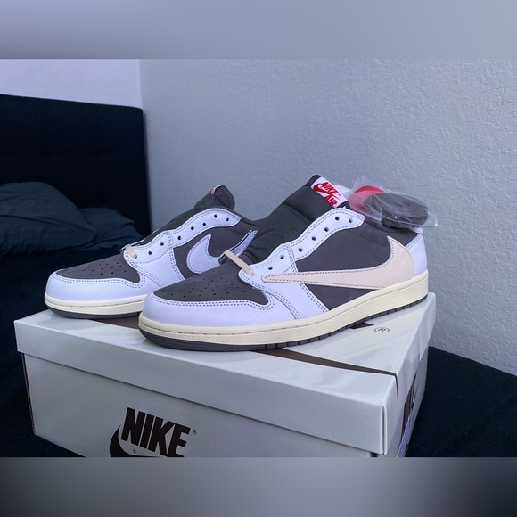 Air Jordan Low OG SP Reverse Mochas Size 11 Never Worn